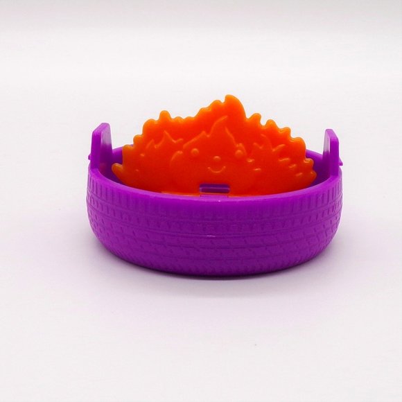 Mattel Barbie Club Chelsea Camp Fire Pit Purple Orange Flames Camper - Picture 1 of 4